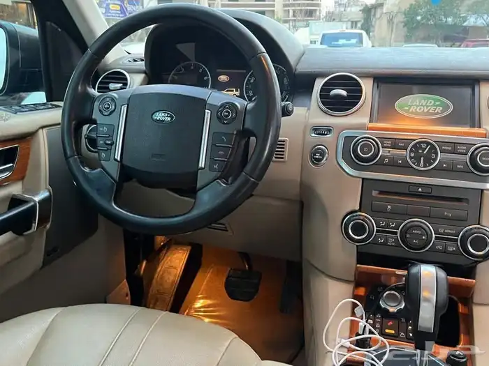 LAND ROVER   LR4 5