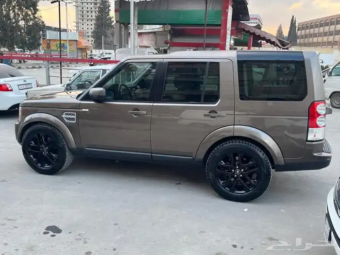 LAND ROVER   LR4 3