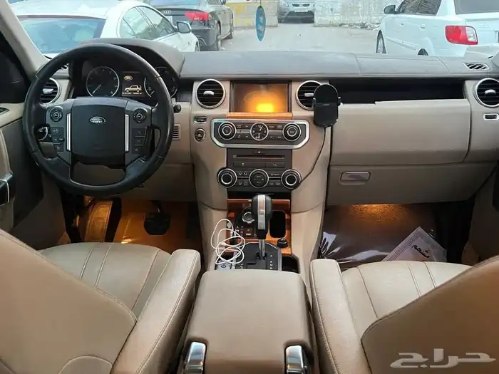 LAND ROVER   LR4 6