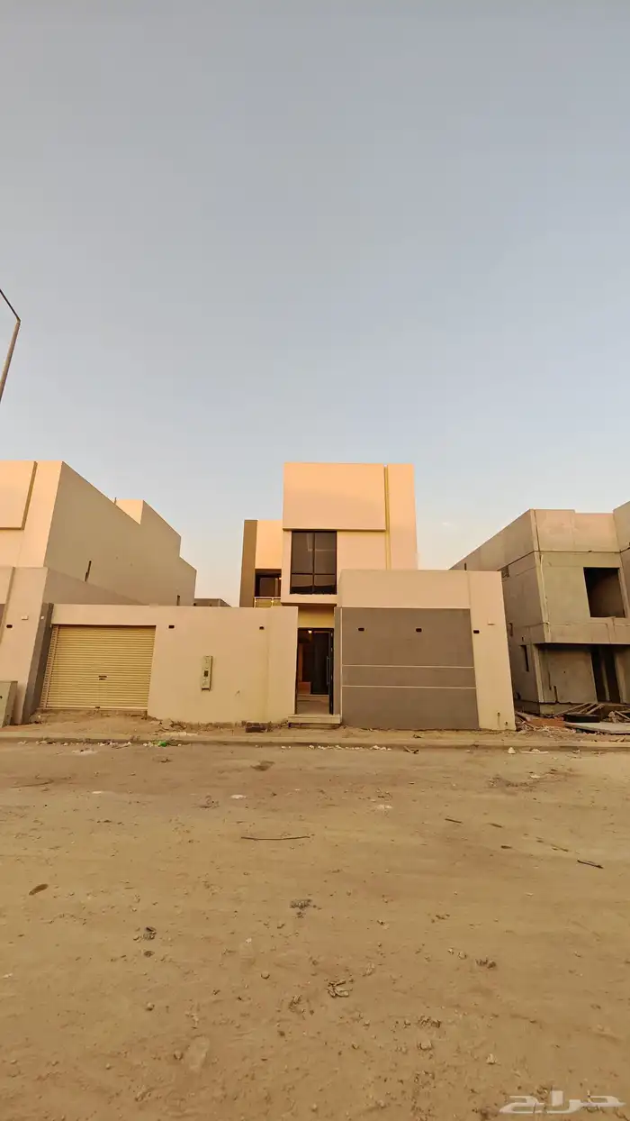 للبيع فيلا في مشروع الأسكان بحي عريض 1