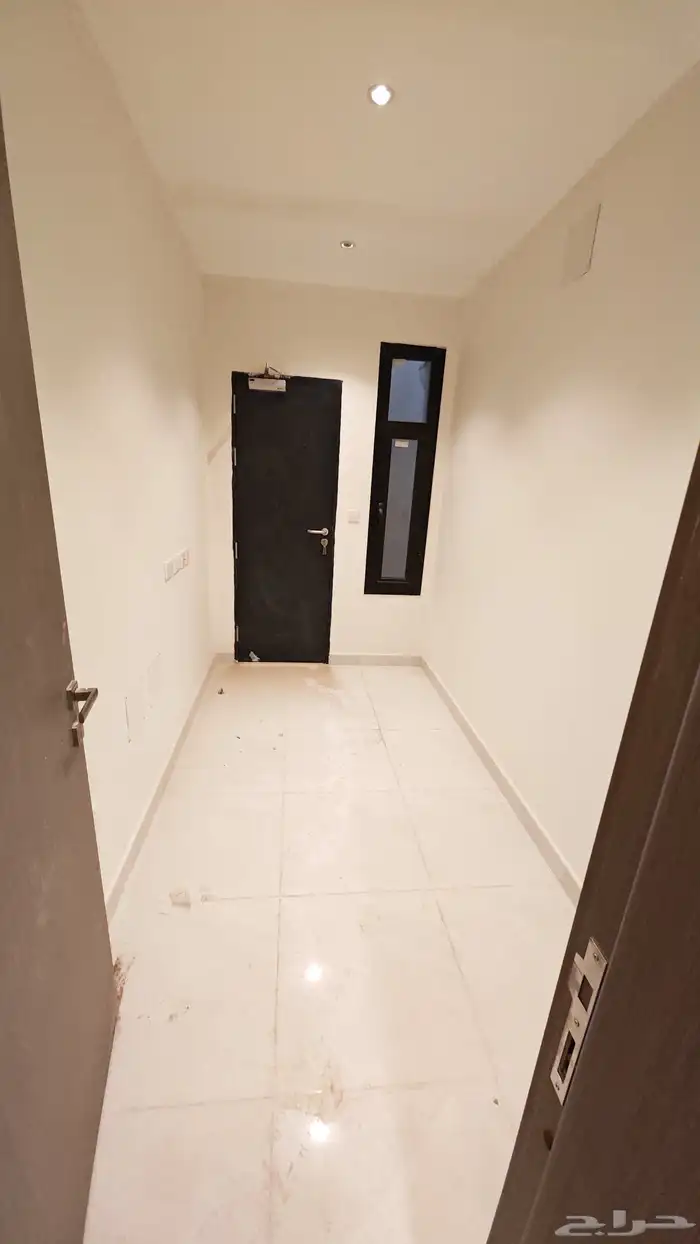 للبيع فيلا في مشروع الأسكان بحي عريض 11