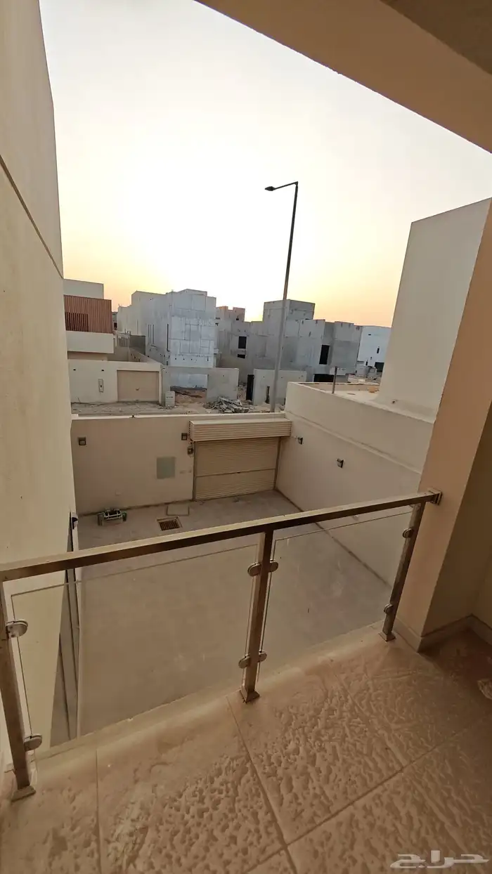 للبيع فيلا في مشروع الأسكان بحي عريض 23