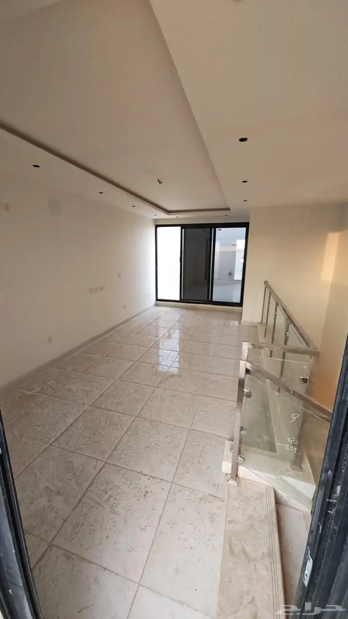 للبيع فيلا في مشروع الأسكان بحي عريض 28