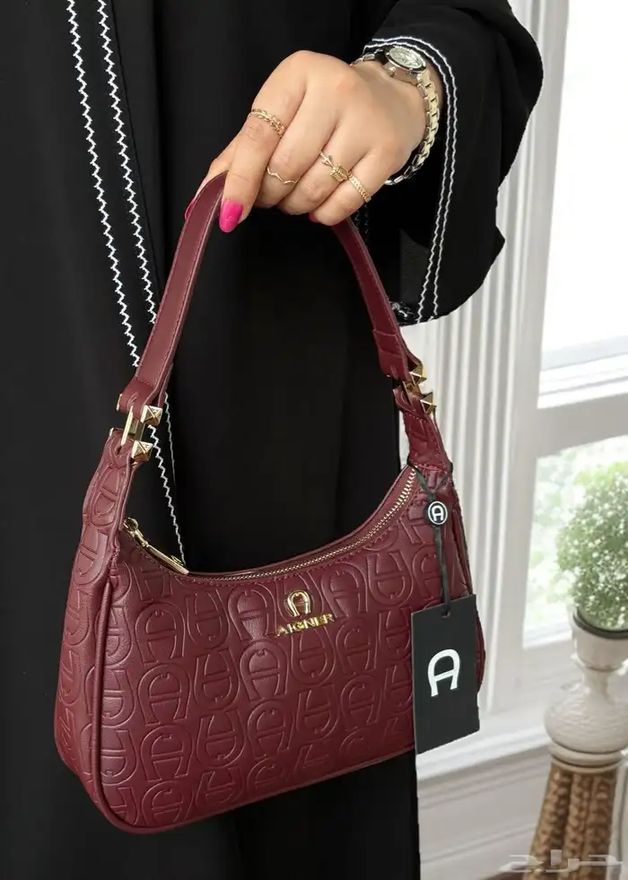 شنط ماركه تجزائة فقط هذا العرض 15