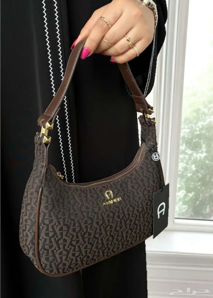 شنط ماركه تجزائة فقط هذا العرض 16