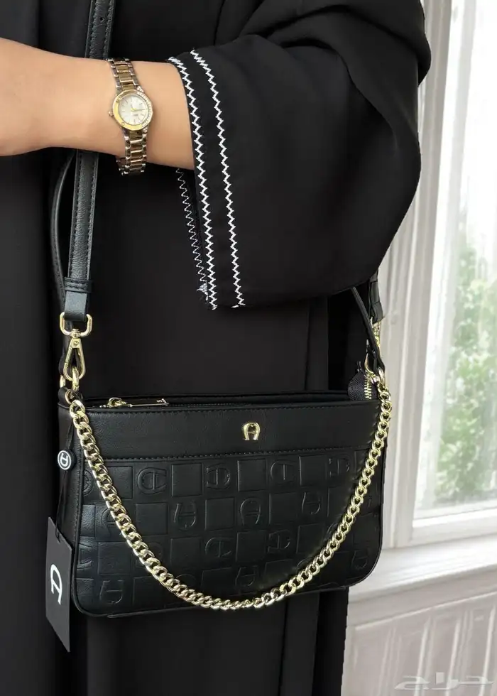 شنط ماركه تجزائة فقط هذا العرض 23