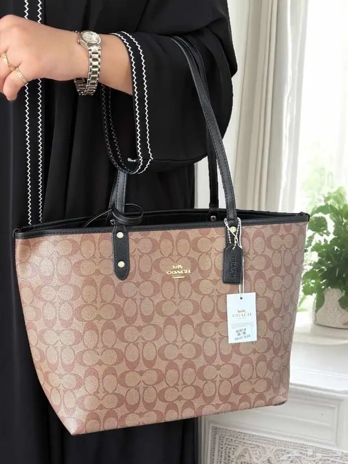 شنط ماركه تجزائة فقط هذا العرض 18