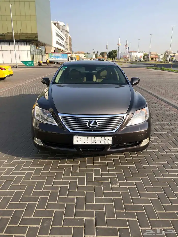 لكزس الفخامة والرقي LS460 بحالة ممتازة 0