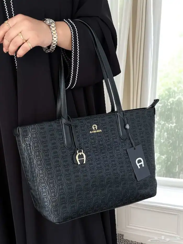 شنط ماركه تجزائة فقط هذا العرض 12