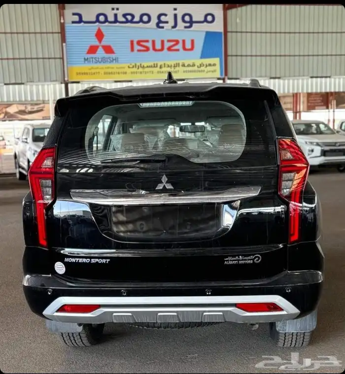ميتسوبيشي مونتيرو 2023 4