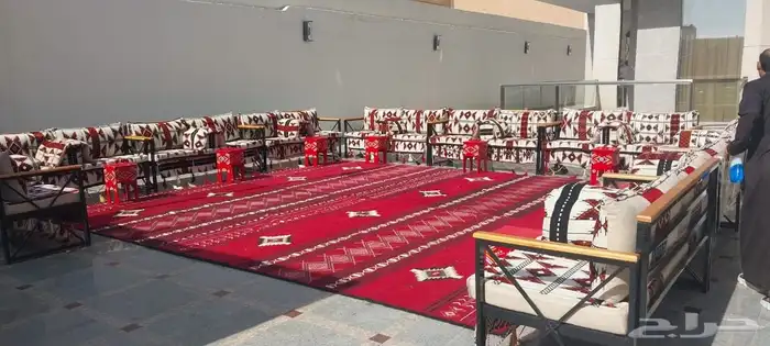 تاجير طاولات وكراسي وجلسات شعبيه وكنب كراسي شفاف طاولات قزاز 2