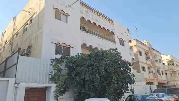 للبيع عمارة حي جلوية بالقرب من شركة تيوتا وبندة 0