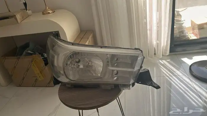 شمعة هايلكس يمين من 2018الي 2024 وكالة مستخدم نظيف جدا 0