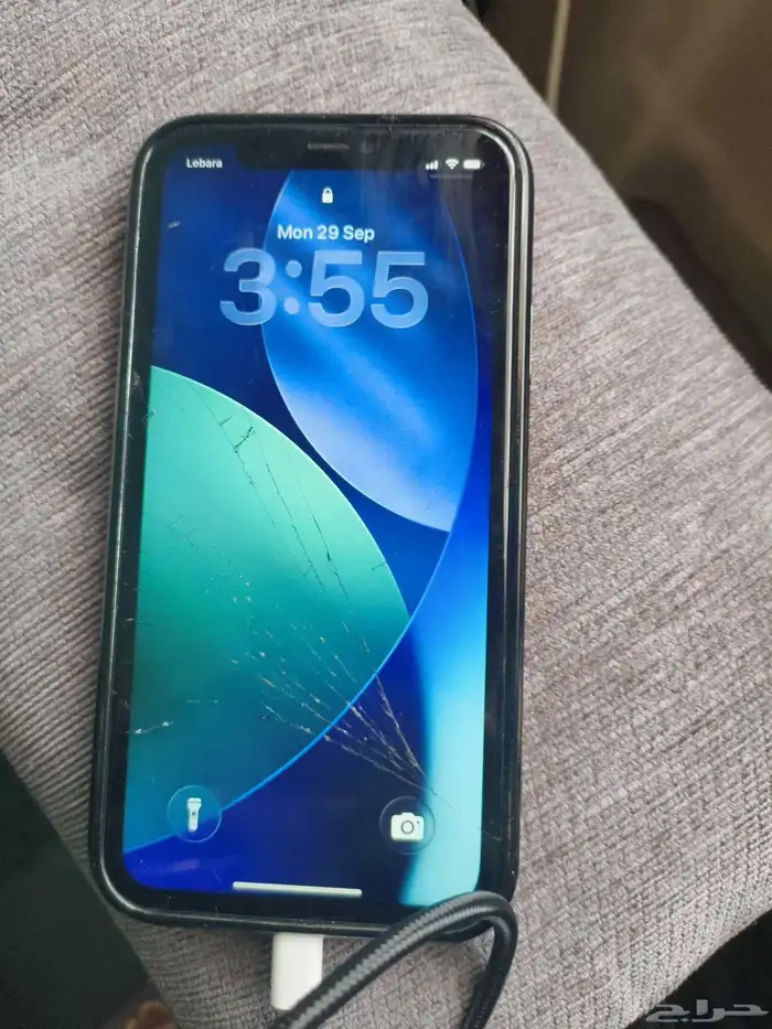 iPhone 11 with minor damage 3