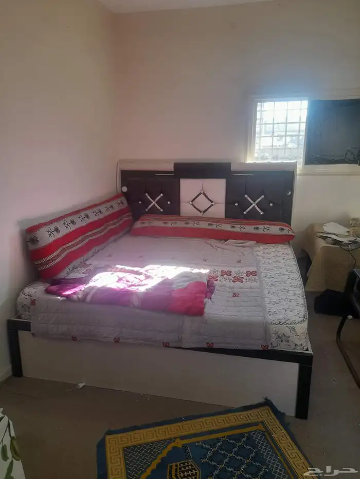 سرير كبير مع مرتبه و2 مخده 1