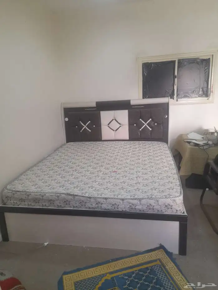 سرير كبير مع مرتبه و2 مخده 0