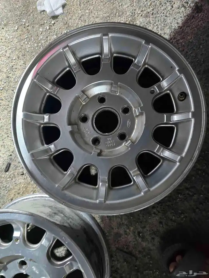 السلام عليكم يوجد لدينا جنوط فرد اصلي مقاس 15 تركب ونيت 1