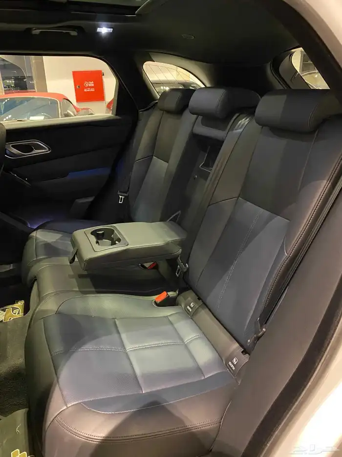 Range Rover Velar 2024 12