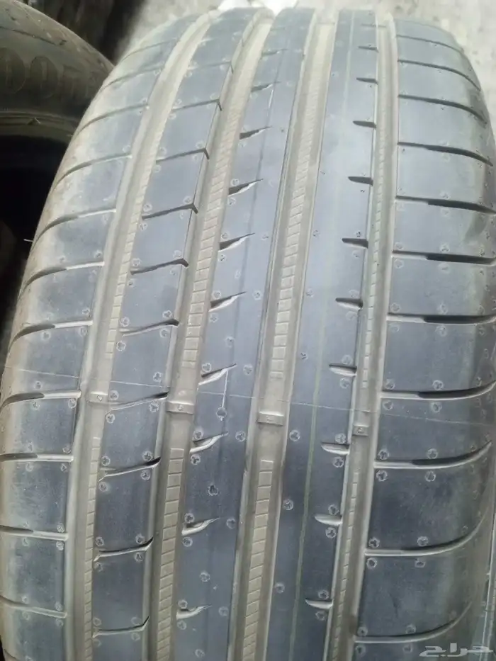 كفرات مستعمله جودير شبه جديد مقاس 225 45 18 0