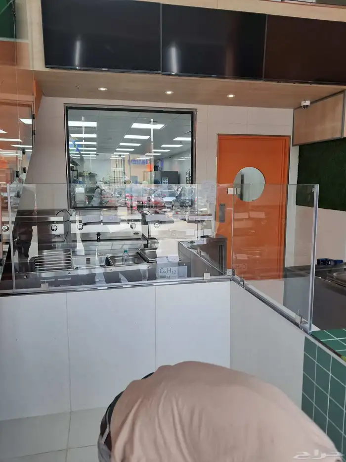 زجاج ترابزين سلم سكوريت زجاج كونتر محل زجاج ابواب وجهات 2