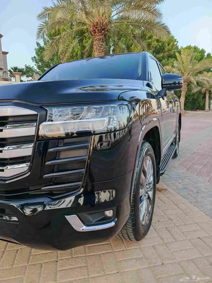 تويوتا لاندكروزر أسود موديل 2024 GXRL4 فل كامل 45