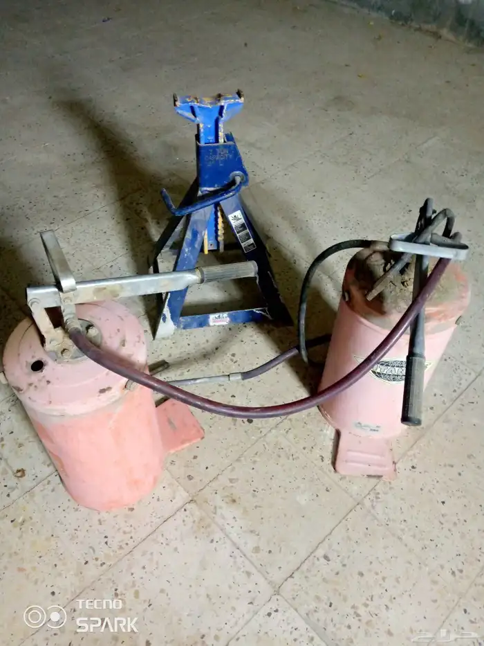 مشحمة ورافعة للسيارات 1