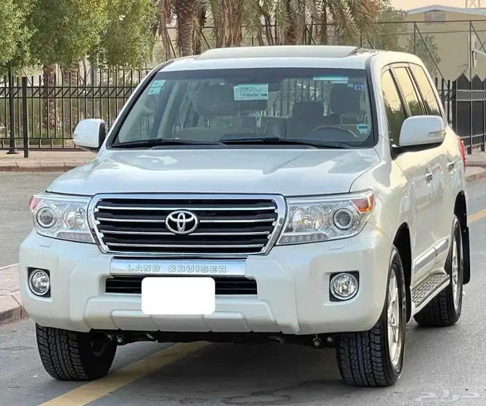 تويوتا لاندكروزر 2013 GXR فل سعودي 0