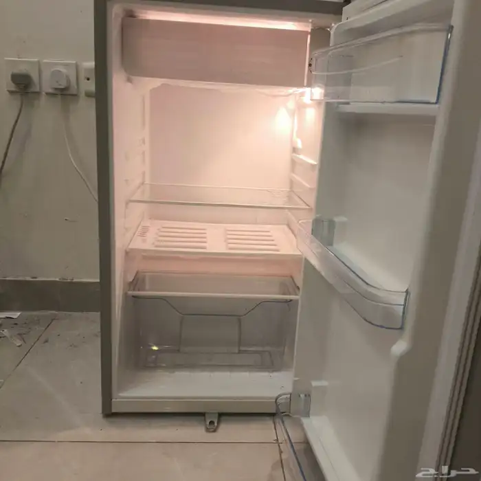 للبيع ثلاجة صغيرة General Goldin   الماركة  General Go 1