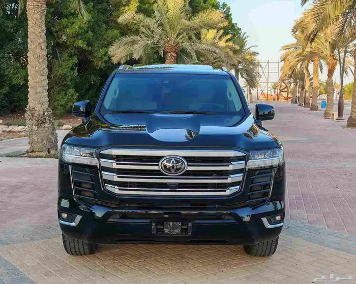 تويوتا لاندكروزر أسود موديل 2024 GXRL4 فل كامل 6