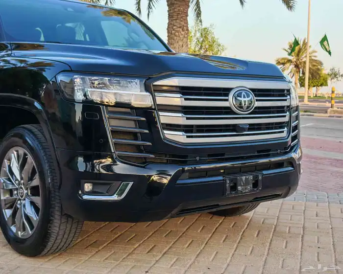 تويوتا لاندكروزر أسود موديل 2024 GXRL4 فل كامل 9