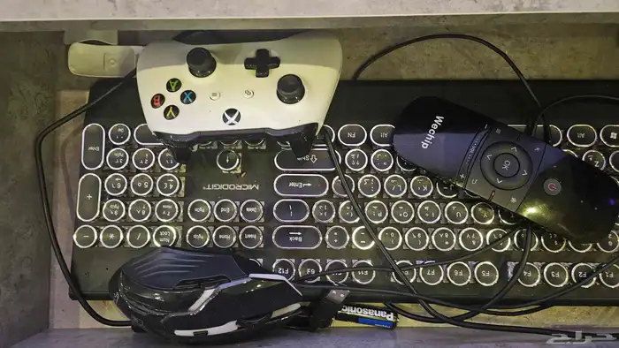 PC للبيع مع ملحقاته 1