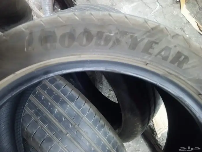 كفرات مستعمله جودير شبه جديد مقاس 225 45 18 3