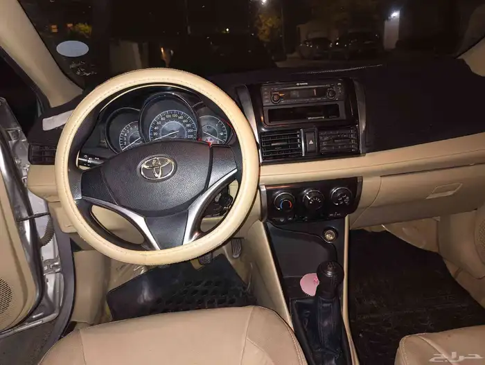 تويوتا ياريس 2014 5