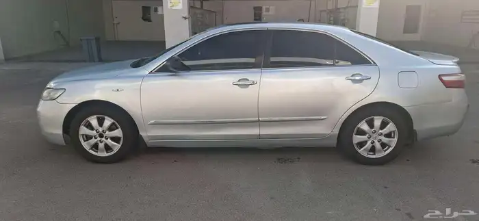 تويوتا كامري للبيع. موديل 2009. مكيف شغال. 3