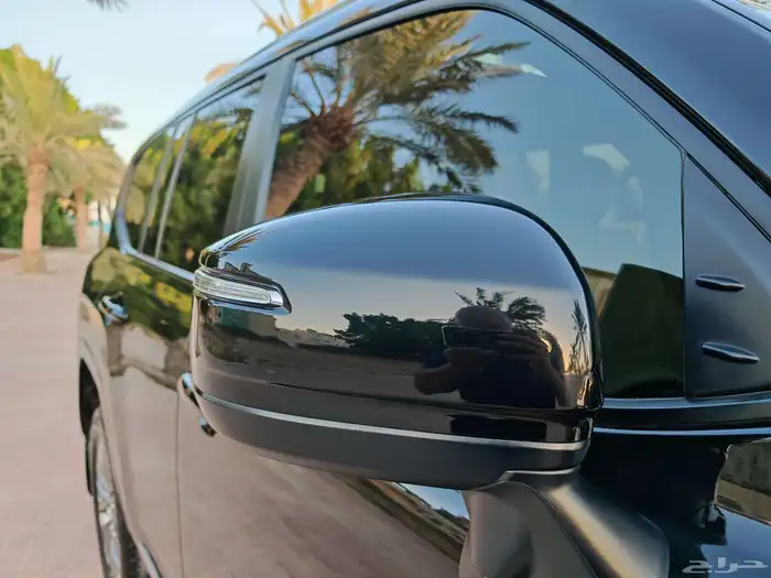 تويوتا لاندكروزر أسود موديل 2024 GXRL4 فل كامل 15