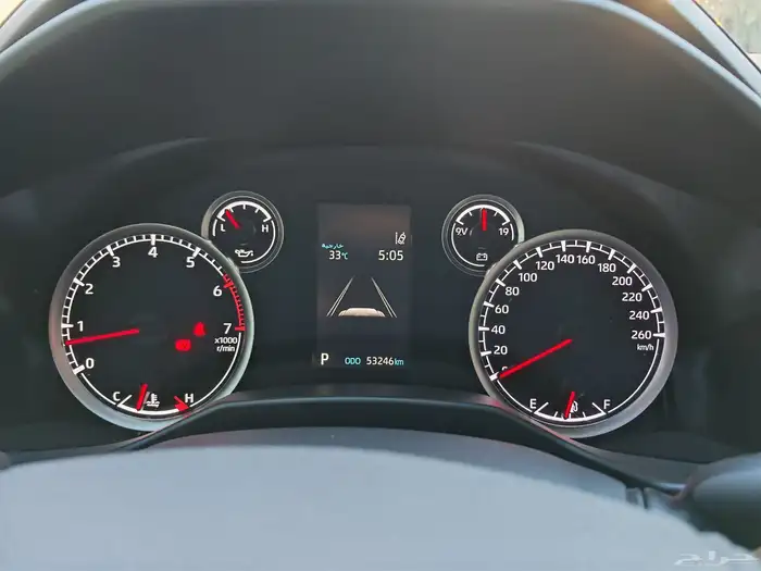 تويوتا لاندكروزر أسود موديل 2024 GXRL4 فل كامل 32