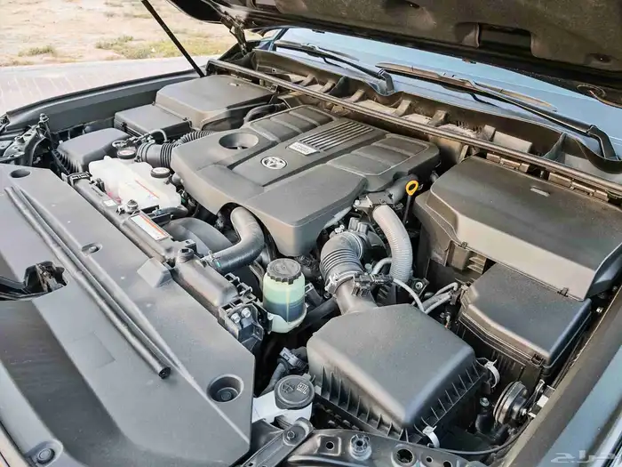 تويوتا لاندكروزر أسود موديل 2024 GXRL4 فل كامل 19