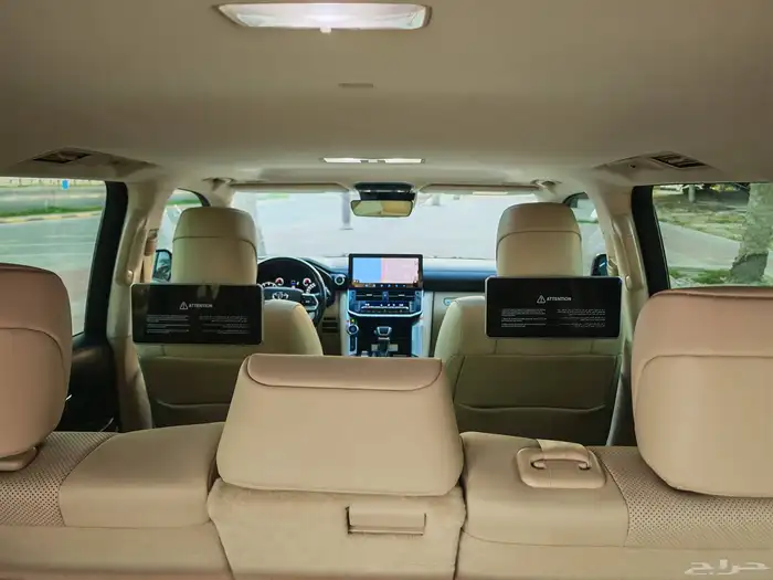 تويوتا لاندكروزر أسود موديل 2024 GXRL4 فل كامل 39