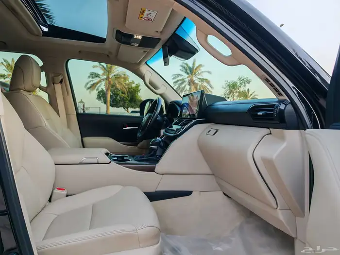 تويوتا لاندكروزر أسود موديل 2024 GXRL4 فل كامل 34