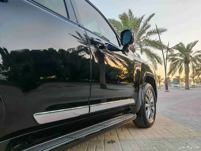 تويوتا لاندكروزر أسود موديل 2024 GXRL4 فل كامل 46