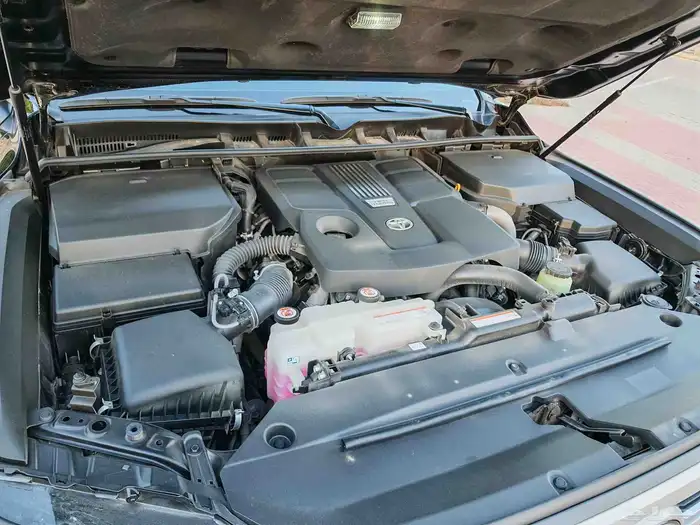 تويوتا لاندكروزر أسود موديل 2024 GXRL4 فل كامل 18