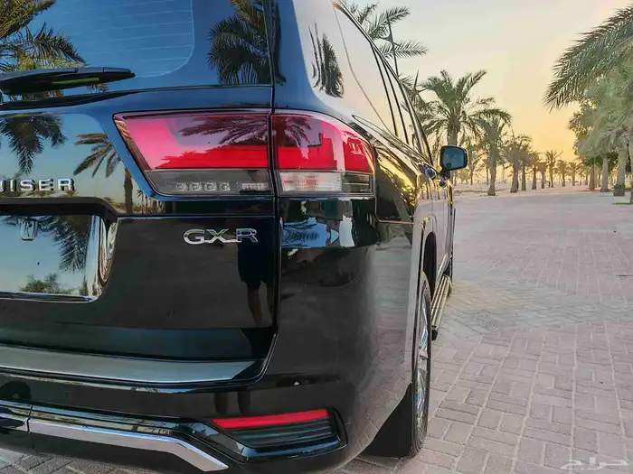 تويوتا لاندكروزر أسود موديل 2024 GXRL4 فل كامل 7