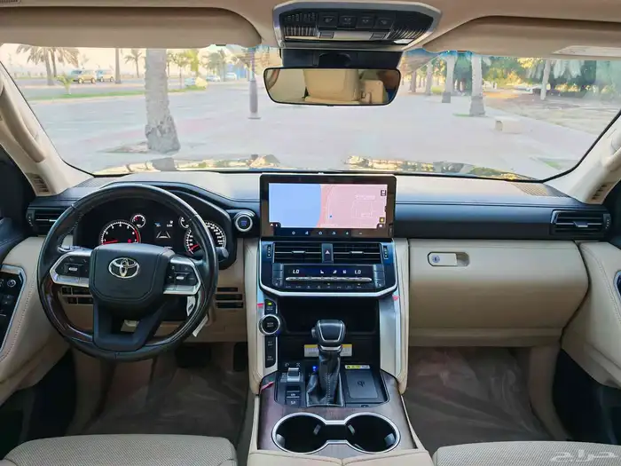 تويوتا لاندكروزر أسود موديل 2024 GXRL4 فل كامل 27