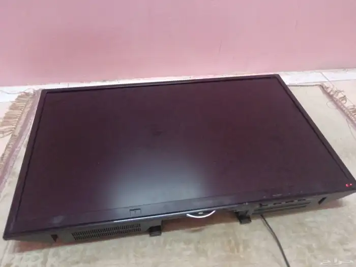 شاشه مستعمل نظيف للبيع 42 بوصه السعر المطلوب 300 ريال 1