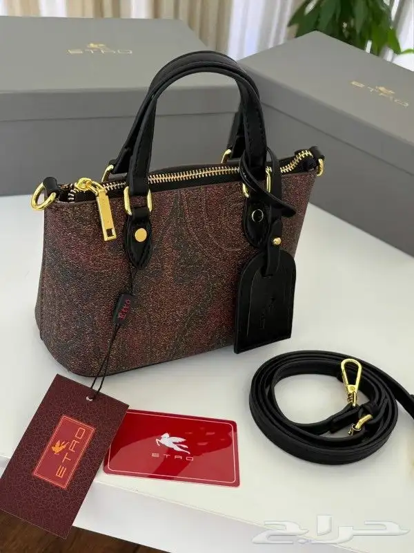 يوجد لدينا جميع انواع الشنط جمله وقطاعي 2