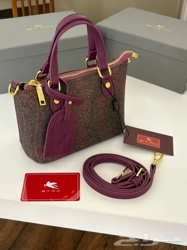 يوجد لدينا جميع انواع الشنط جمله وقطاعي 5