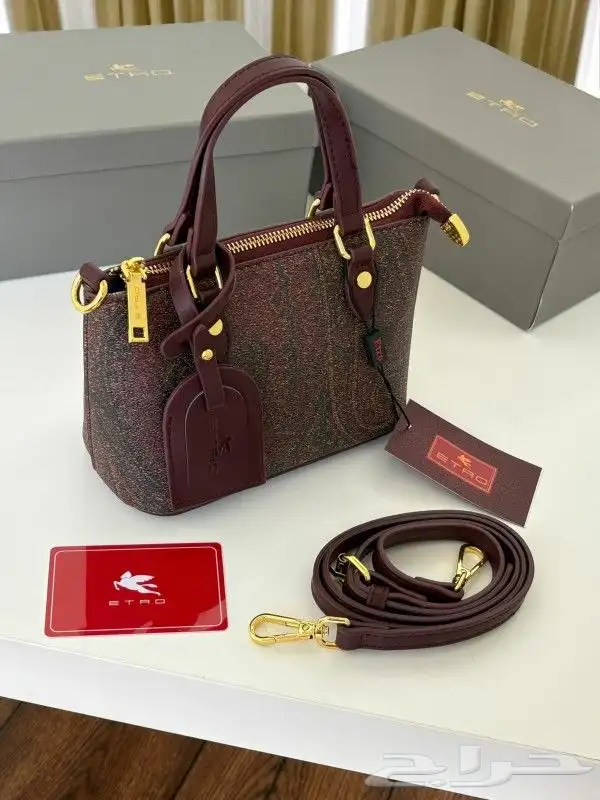 يوجد لدينا جميع انواع الشنط جمله وقطاعي 4