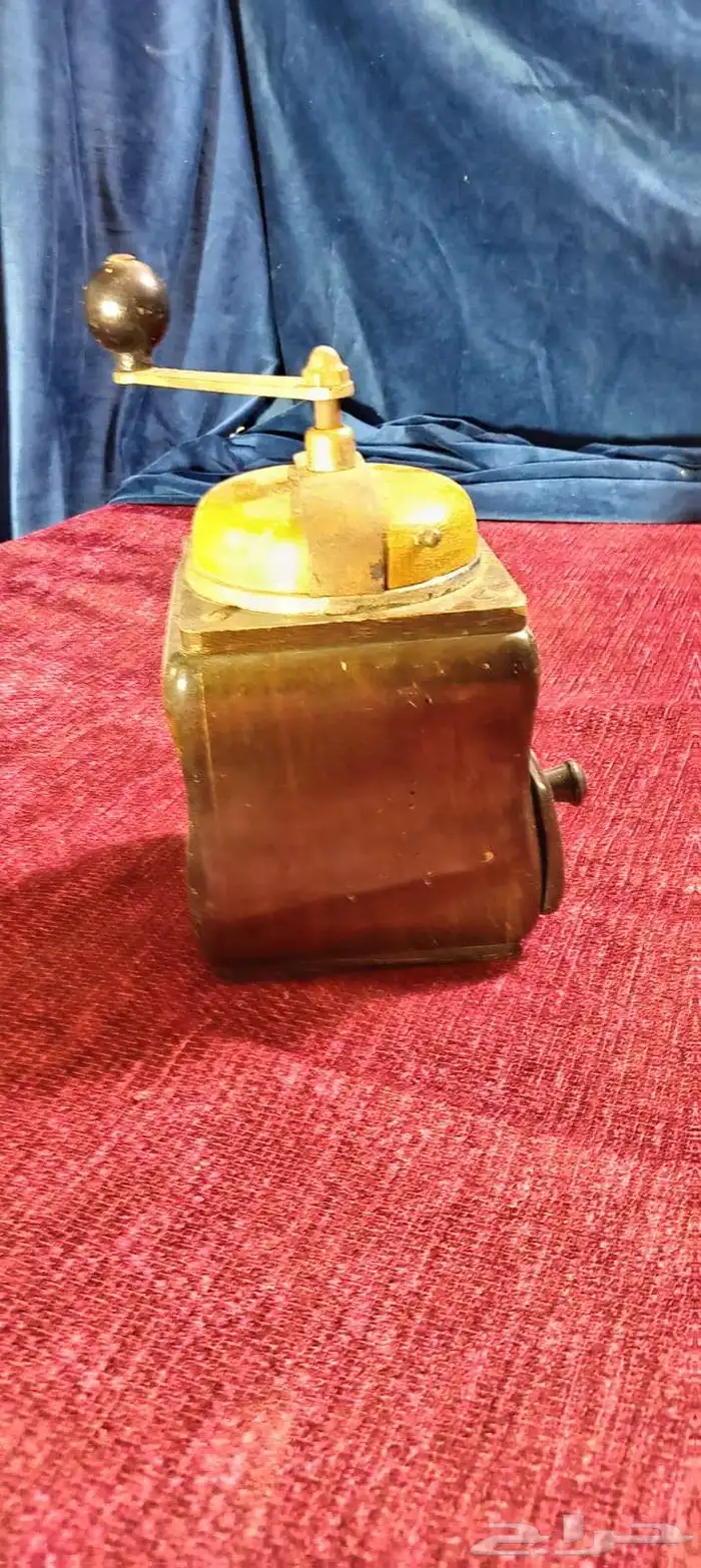 مطحنة قهوه تراثيه صناعة أوروبية مخزنه 2