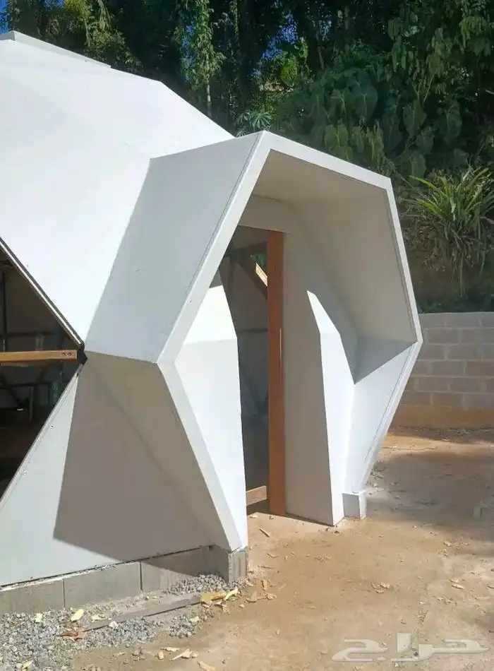 المخيمات السياحيه والمنتجعات السياحية والكافيهات 0