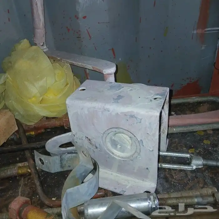 جالون وقود طبلون كهرب وقاطع وفاصل ونش عصا طن ومص اسقف ديكور 9